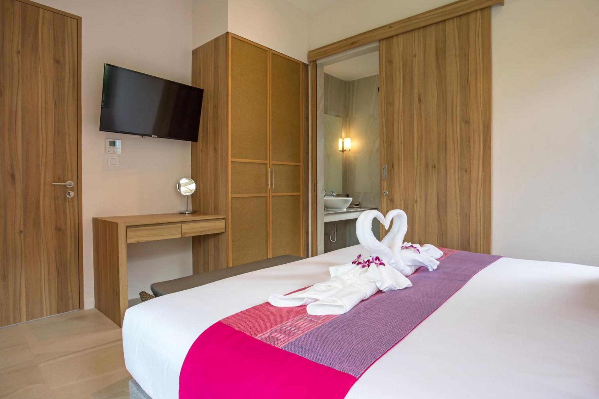 Dalaa 8 Villa Kamala Beach Buitenkant foto